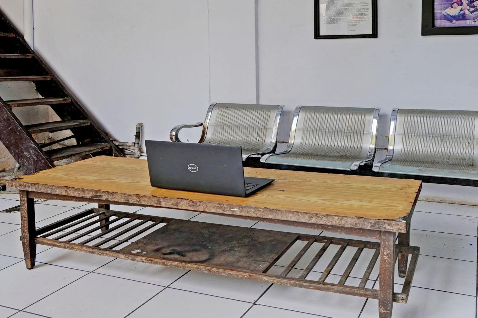 Oyo Life 92901 Kost Bu Nur 2*
